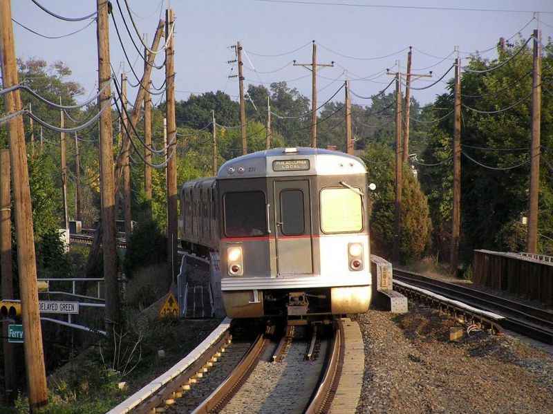 271 approaching Ferry Ave Station, September 22, 2007
Taken by Brandon S.

Unusual six car train in Saturday service
